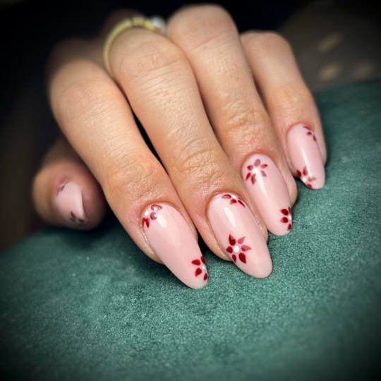 Beauty Care S&N team #novisad Izlivanje noktiju Izlivanje noktiju gelom - M dužina