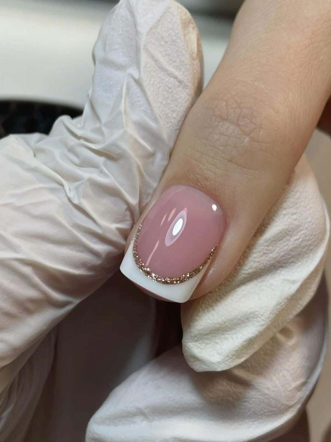 Korekcija noktiju - M dužina - GM Beauty studio, Beograd Izlivanje noktiju Nokti Izlivanje noktiju, Beograd, Banovo brdo