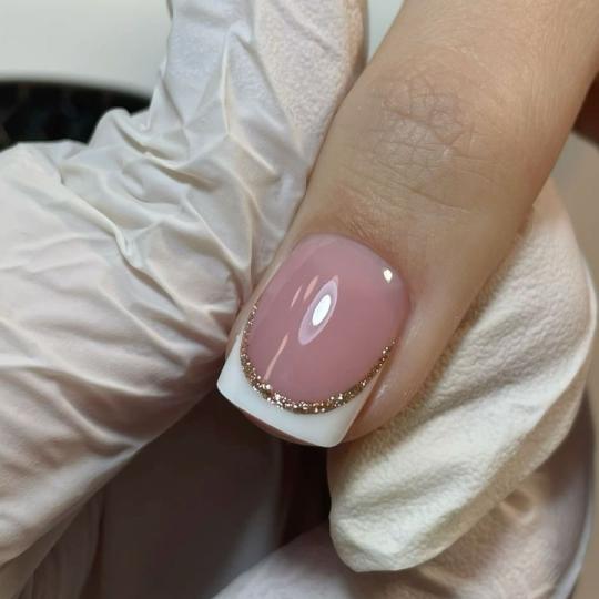 GM Beauty studio #beograd Izlivanje noktiju Korekcija noktiju - M dužina