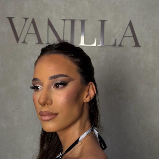 Vanilla rain beauty - Banovo brdo #beograd Make-up / šminkanje Profesionalno šminkanje