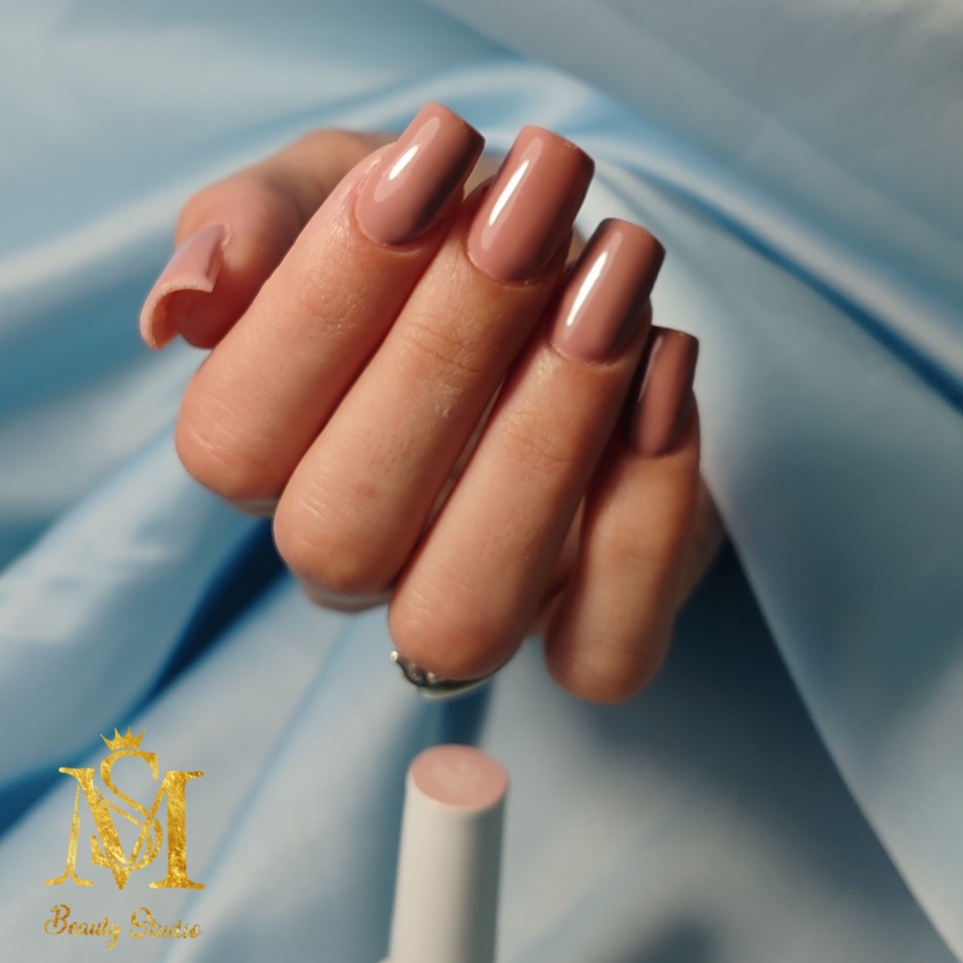 SM Beauty studio #nis Izlivanje noktiju Izlivanje noktiju gelom /dual tipse - M dužina