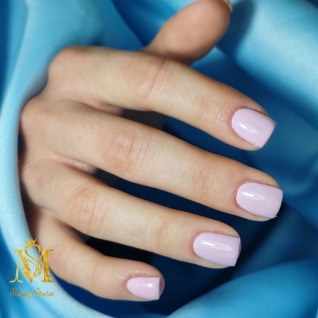 SM Beauty studio #nis Izlivanje noktiju Izlivanje noktiju gelom /dual tipse - M dužina
