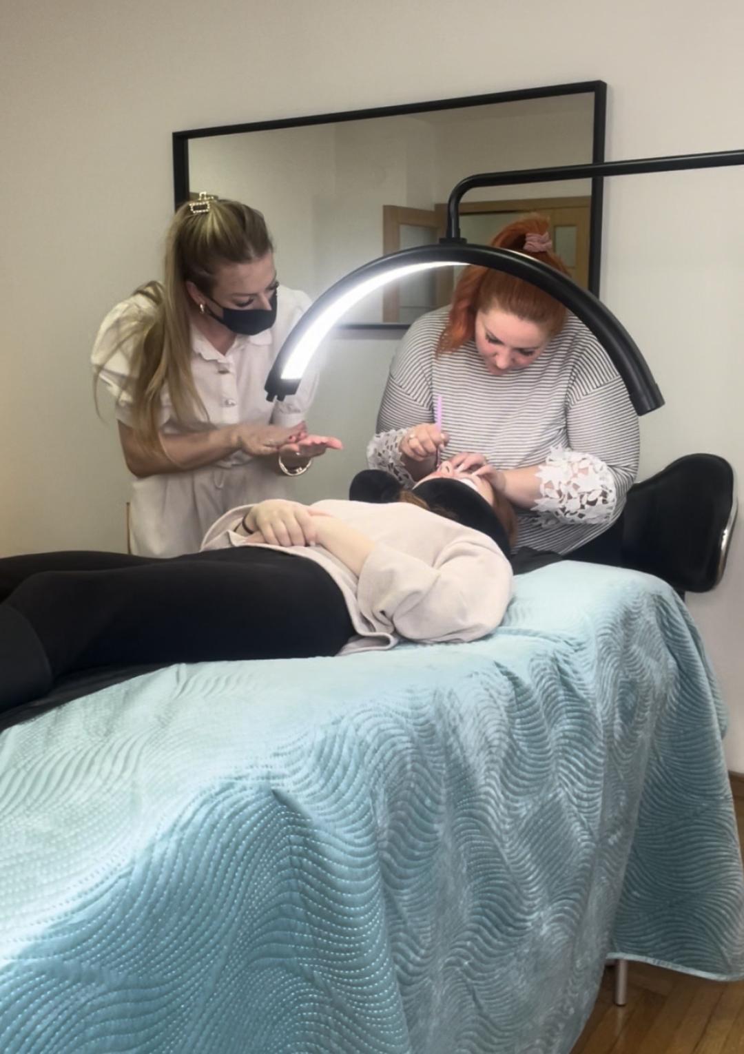 La Hermosa Beauty Studio #beograd Nadogradnja trepavica Edukacija laminacija trepavica