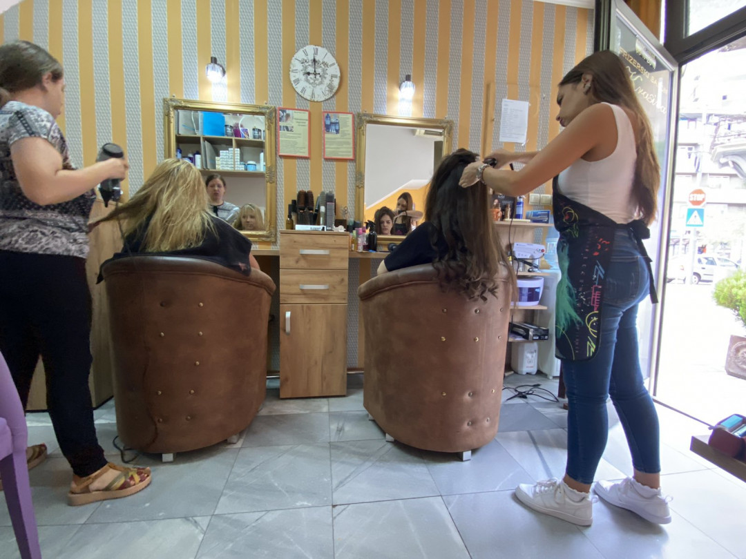 Farbanje cele dužine - duga kosa - Studio Krasiva, Kruševac Farbanje kose Frizerski saloni Farbanje kose, Kruševac, Centar