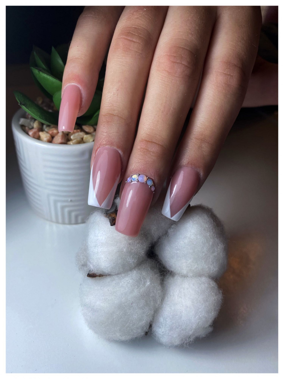 Monami beauty #beograd Izlivanje noktiju Izlivanje noktiju L - dužina