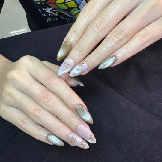 Saigon Beauty #novisad Izlivanje noktiju Izlivanje noktiju gelom - M dužina