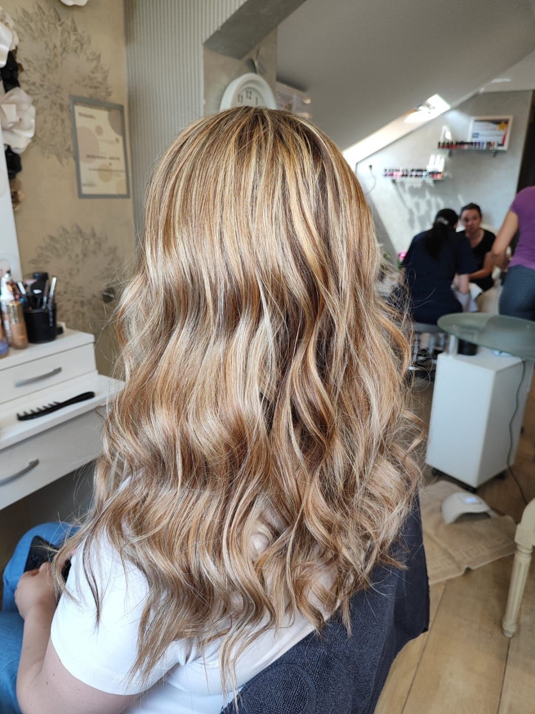 Bibi beauty centar #beograd Pramenovi Pramenovi na foliju u 1 / 2 boje / blanšem + olaplex+ preliv - duga kosa
