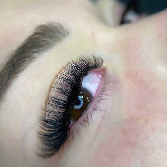Ashanti Beauty Salon & Academy #beograd Nadogradnja trepavica Nadogradnja svilenih trepavica - mix m