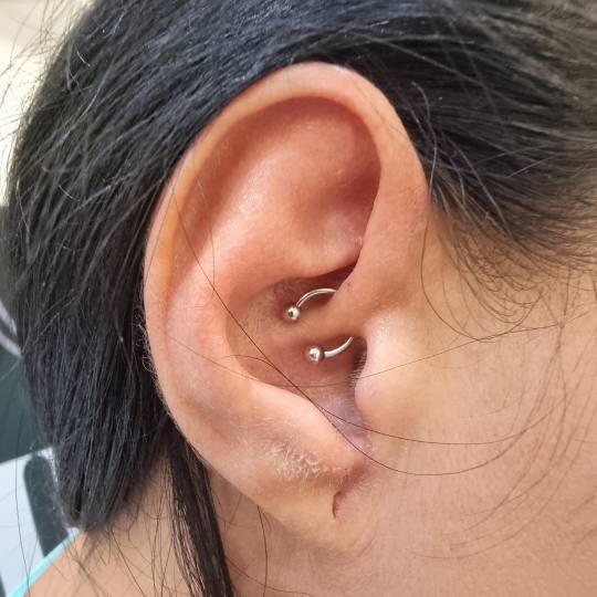 Bling Bling Piercing #beograd Tretmani tela Pirsing daith Pirsing koji trajno uklanja migrenu
