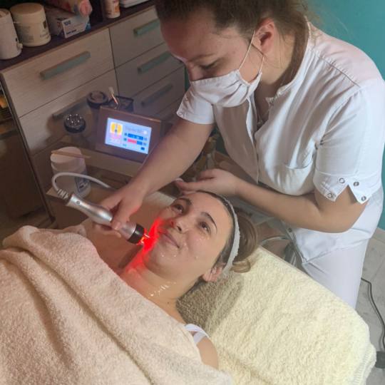 Mediva Estetik Centar #beograd Tretman lica Face up lifting - Paket od 5 tretmana