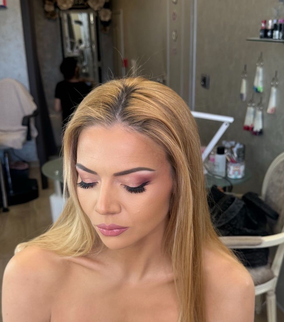 Bibi beauty centar #beograd Make-up / šminkanje Profesionalno šminkanje + veštačke trepavice