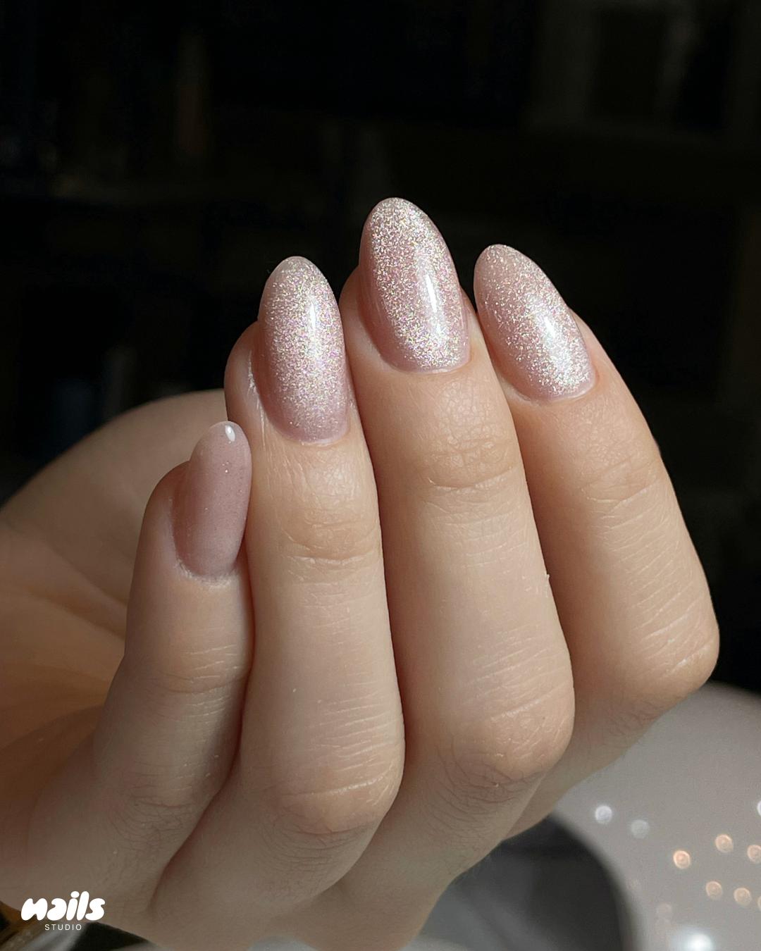 Korekcija noktiju gelom - Nails Studio, Beograd Korekcija noktiju Nokti Korekcija noktiju, Beograd, Banovo brdo