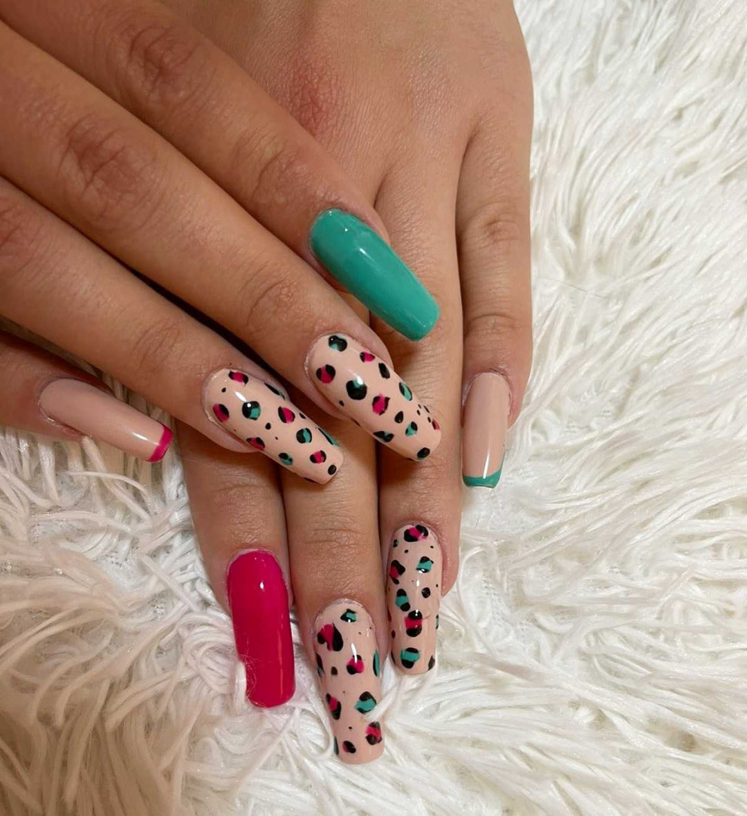 Miss Princess Make up #beograd Izlivanje noktiju Korekcija izlivanja noktiju akrilom - ekstra dugi nokti
