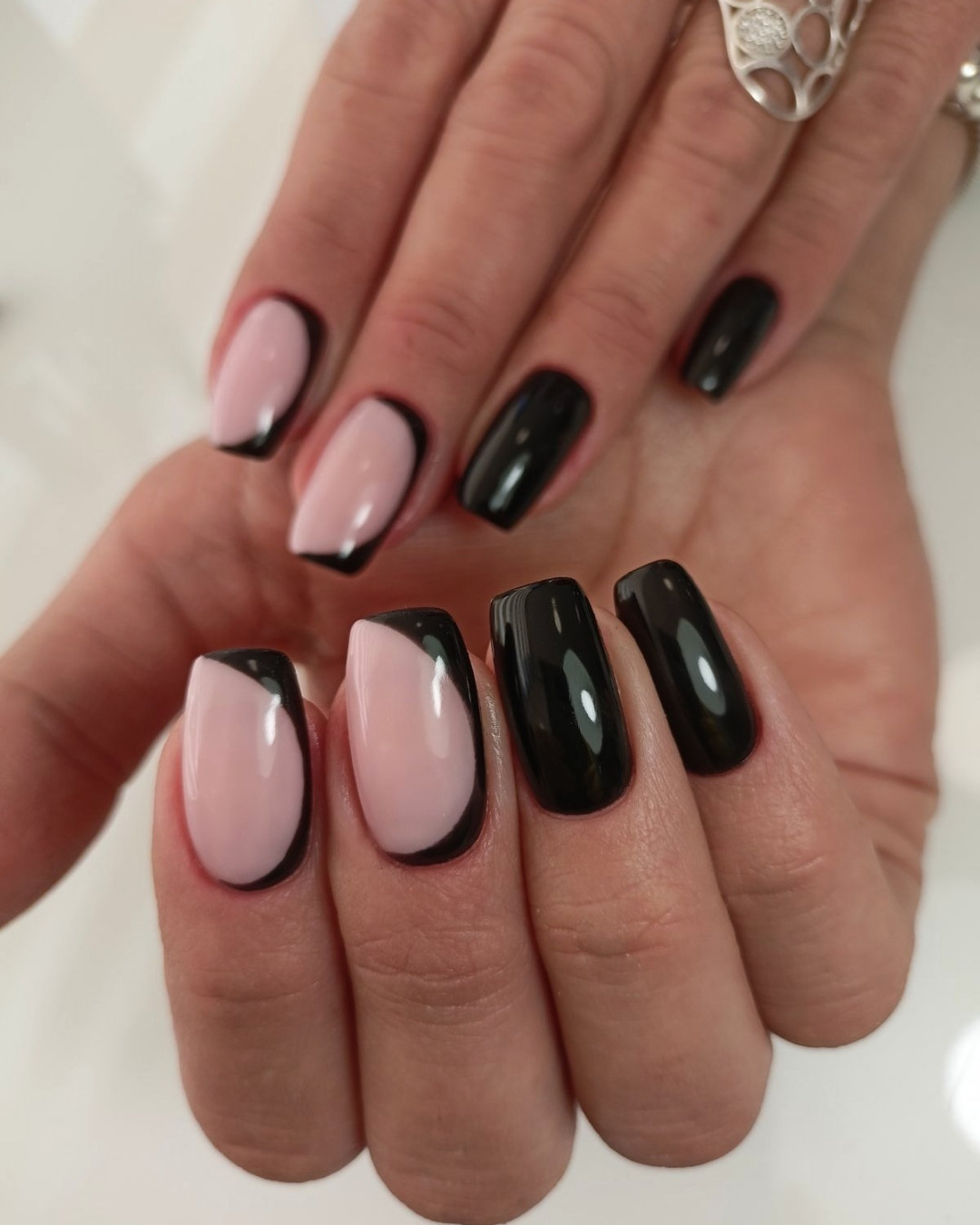 Nail office - TC BIG Rakovica #beograd Korekcija noktiju Korekcija noktiju gelom + boja - S dužina