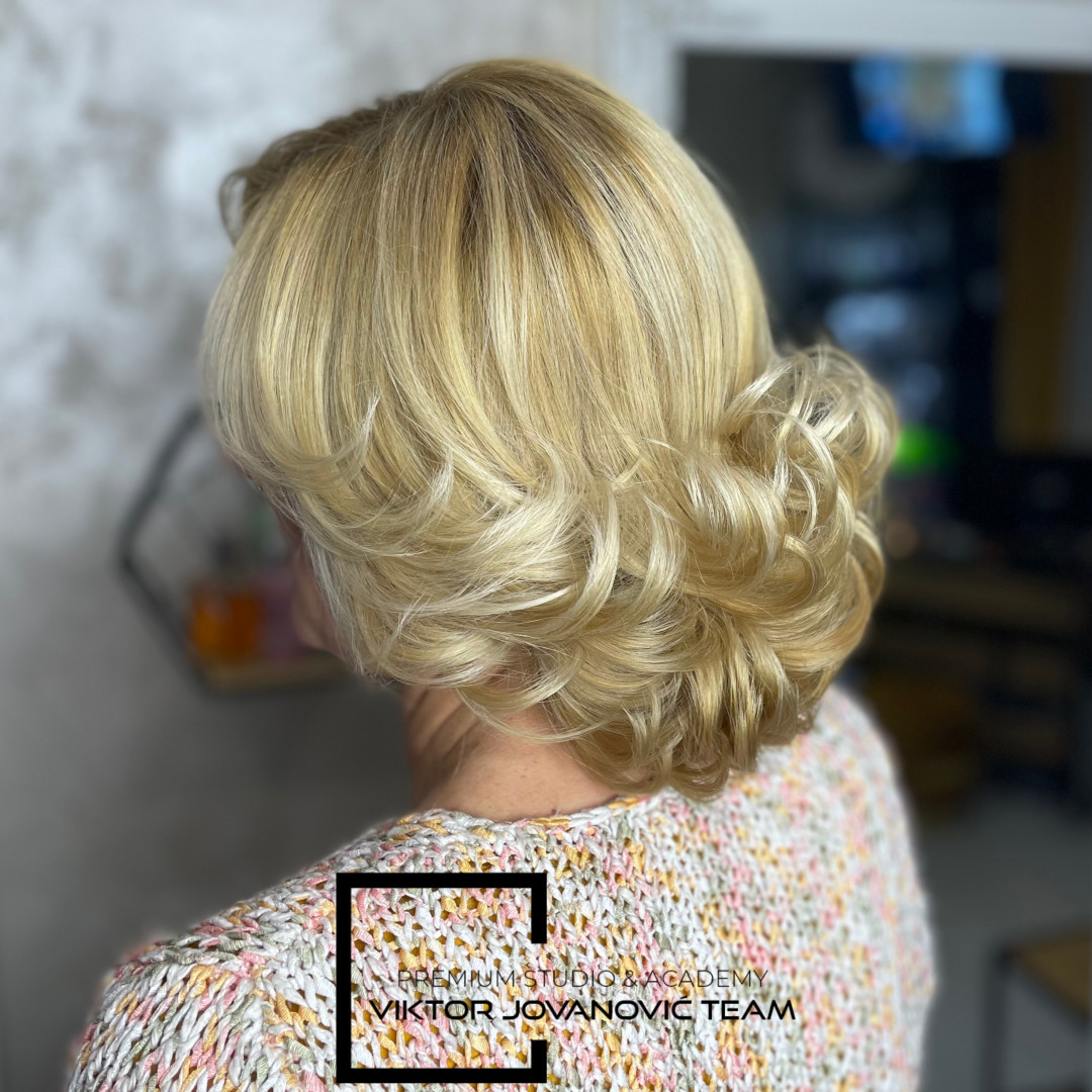 BEAUTY CENTER Viktor Jovanović #subotica Žensko šišanje