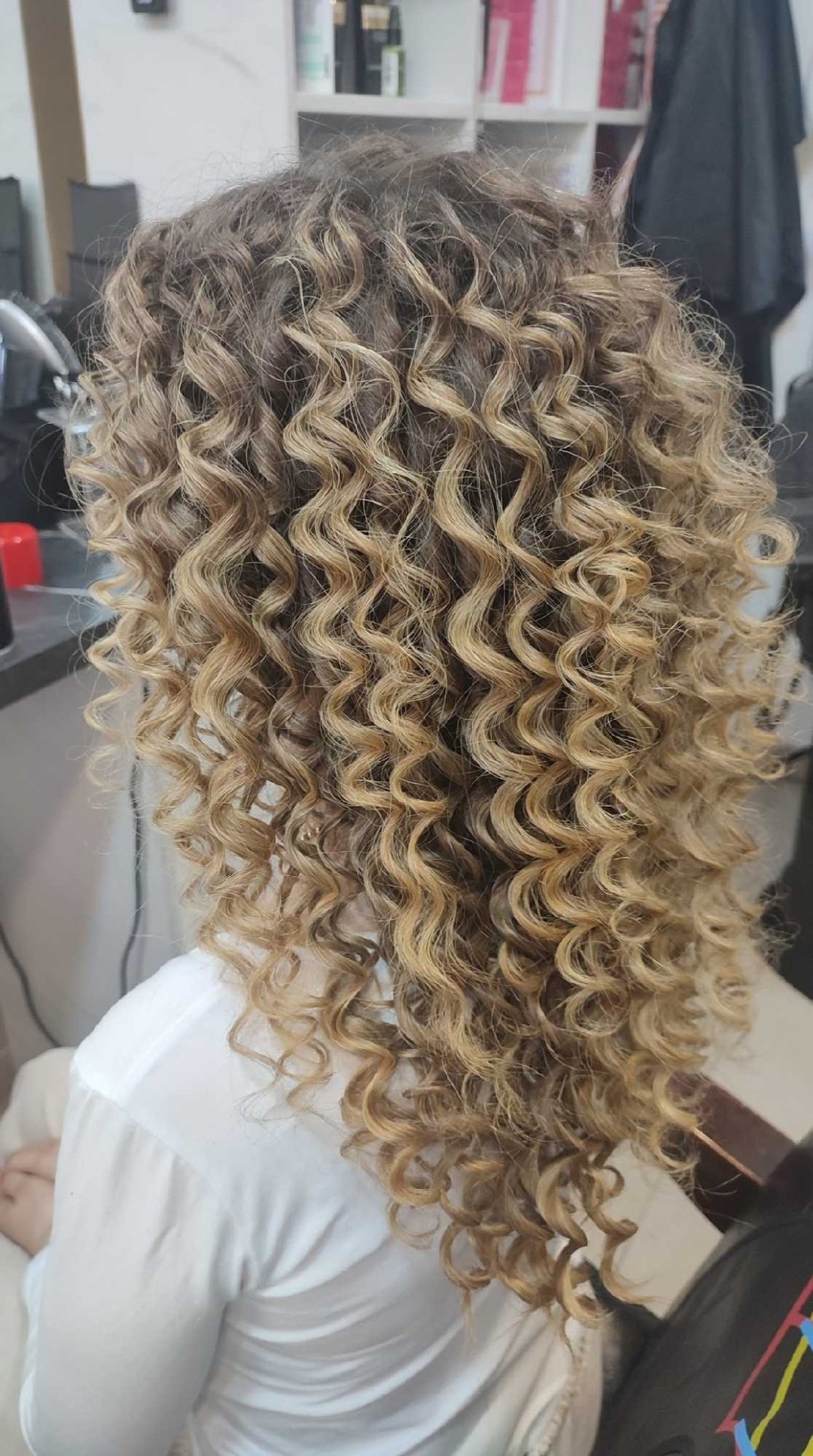 S2 Sanja - Vračar #beograd Uvijanje, lokne i talasi Afro lokne - sve dužine kose