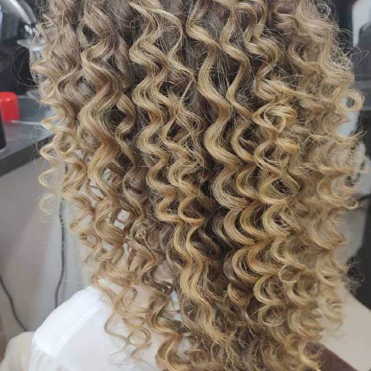 S2 Sanja - Vračar #beograd Uvijanje, lokne i talasi Afro lokne - sve dužine kose afro lokne