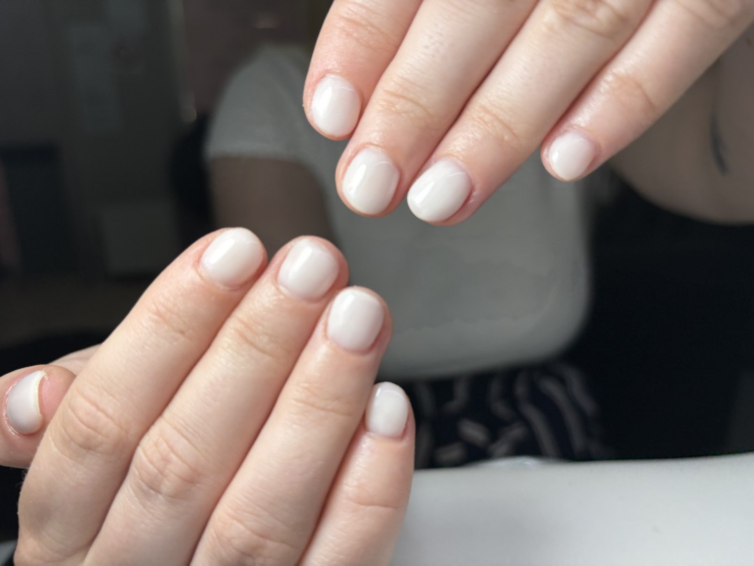 Beauty studio S #novisad Ojačavanje noktiju Ojačavanje noktiju gelom