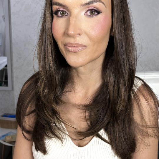 Artist Alex Studio #nis Make-up / šminkanje Profesionalno šminkanje + veštačke trepavice