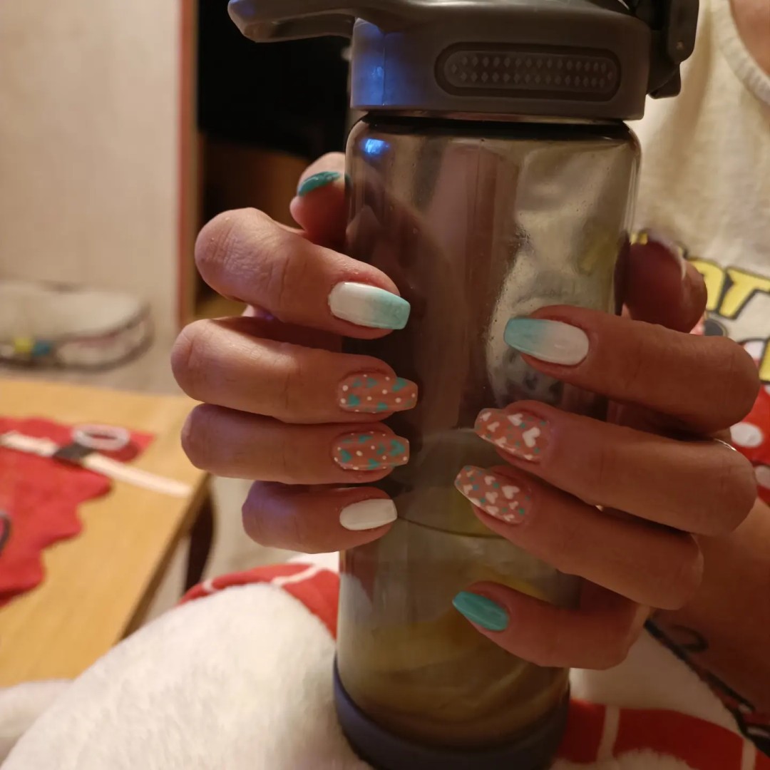 Taci nail art #beograd Ojačavanje noktiju Ojačavanje prirodnih noktiju gelom