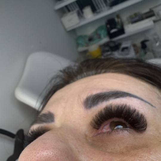 MM beauty 2024 #krusevac Nadogradnja trepavica Nadogradnja volumenskih trepavica