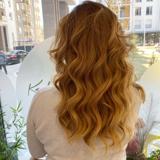 Kalax Studio Lepote #beograd Farbanje kose Farbanje cele dužine - kosa srednje dužine