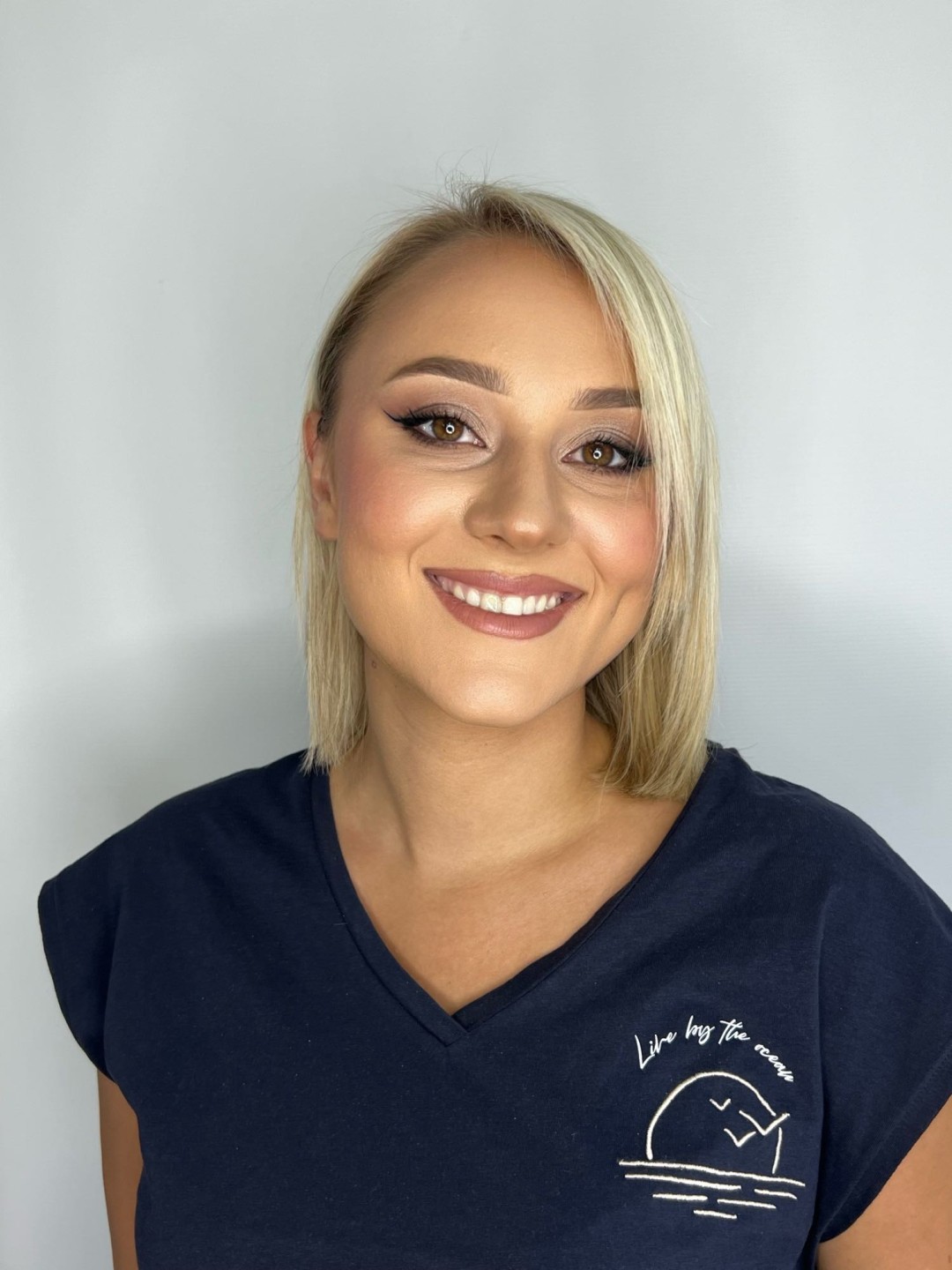 Studio Imela #beograd Make-up / šminkanje Profesionalno šminkanje + svečana frizura - jednostavna