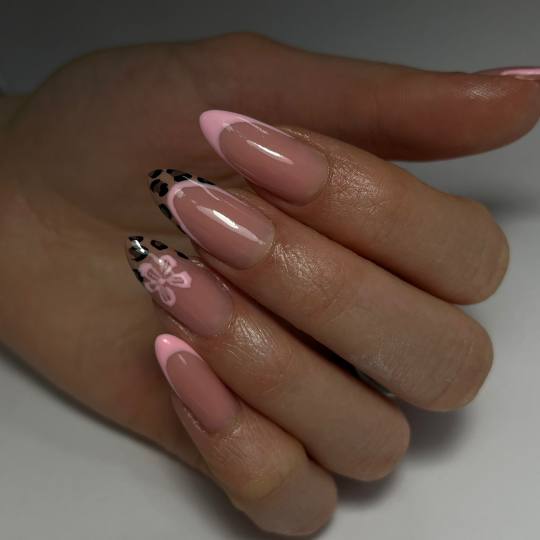 Princess beauty #nis Izlivanje noktiju Izlivanje noktiju gelom - M dužina