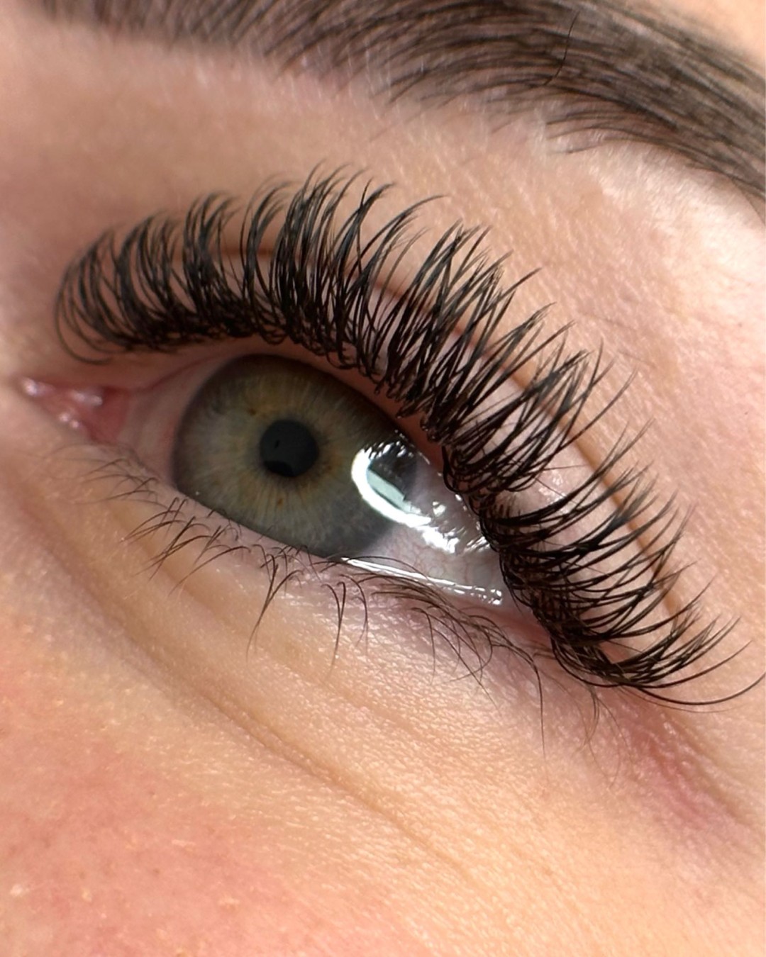 Estetic studio Ognjanović #beograd Nadogradnja trepavica Nadogradnja svilenih trepavica - 1 na 1