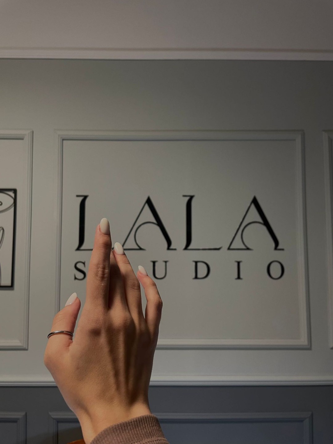 Lala Studio #beograd Izlivanje noktiju Izlivanje noktiju gelom - M dužina