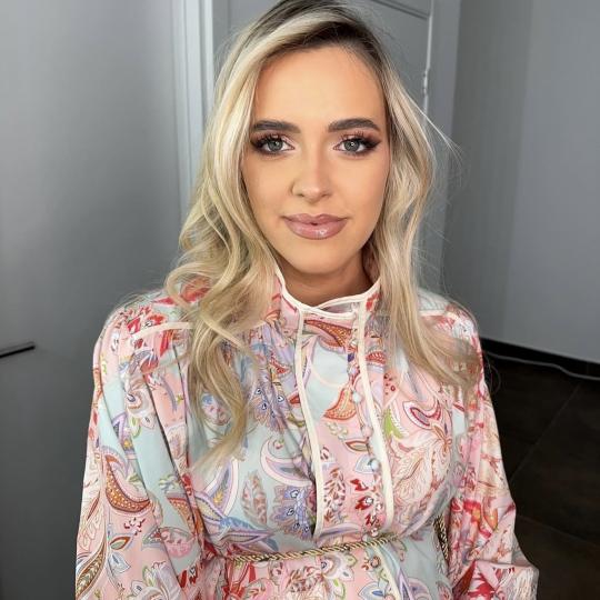 Staša Vasić make up #beograd Make-up / šminkanje Profesionalno šminkanje + veštačke trepavice