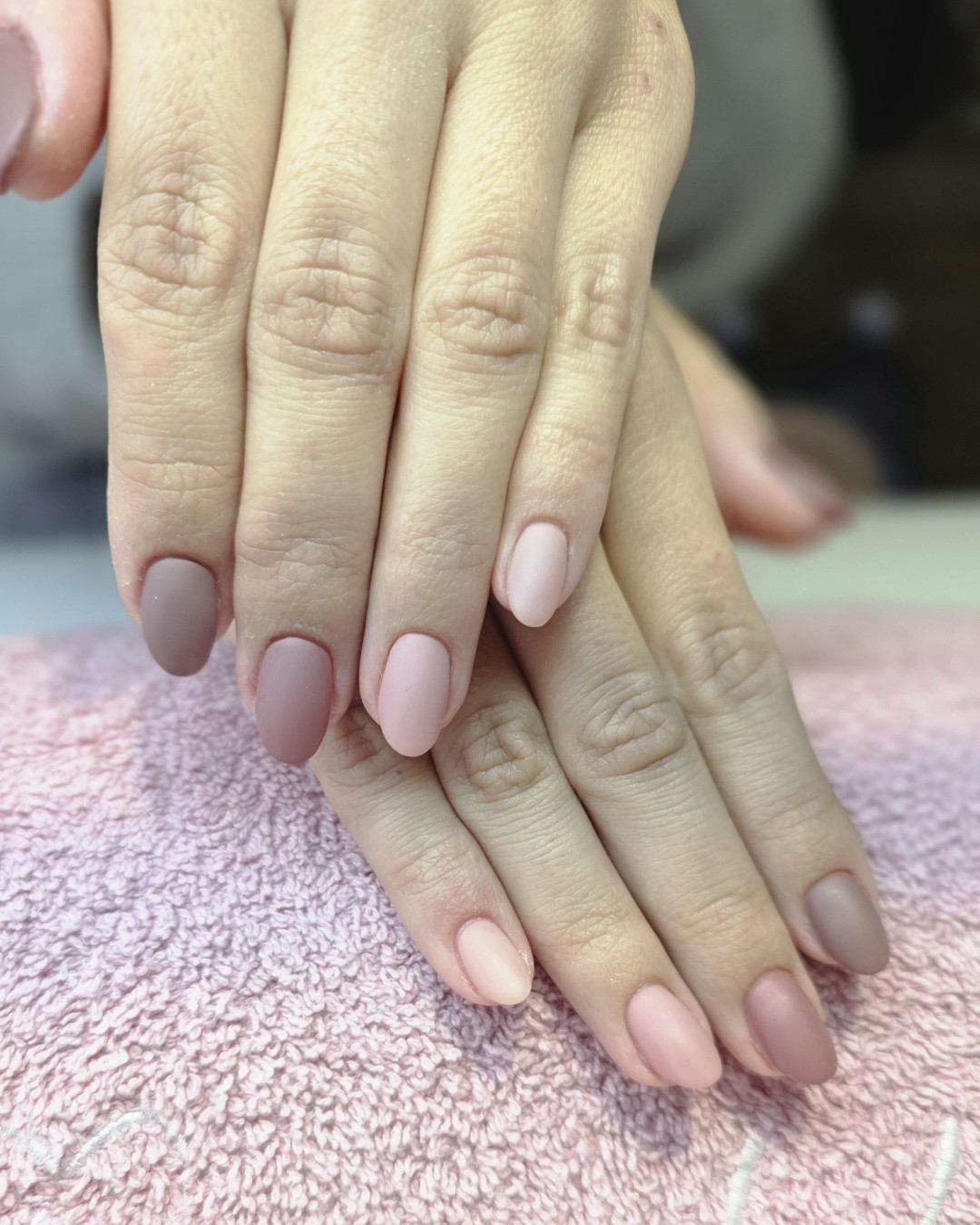 Diamond beauty #beograd Ojačavanje noktiju Ojačavanje noktiju gelom / korekcija - S dužina