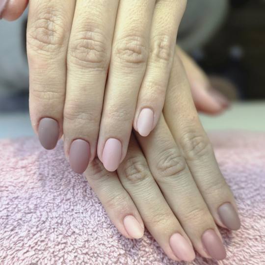 Diamond beauty #beograd Ojačavanje noktiju Ojačavanje noktiju gelom / korekcija - S dužina