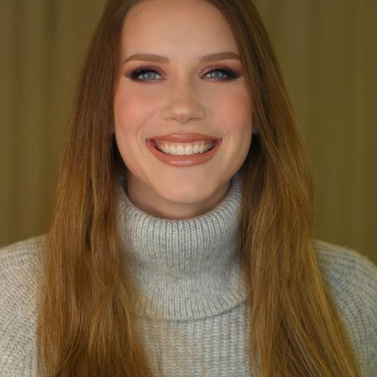 Ivana Vit #beograd Make-up / šminkanje Profesionalno šminkanje za apsolventsko veče Modern smokey