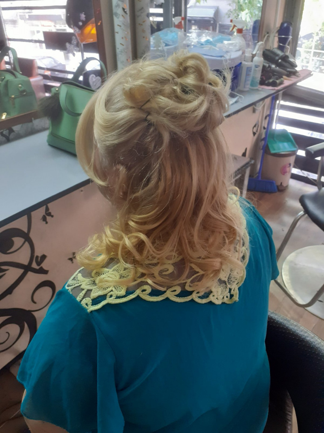 S2 Sanja - Vračar #beograd Pletenice, kike, punđe Punđa - sve dužine kose