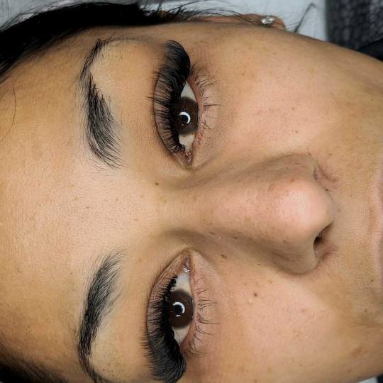 Ashanti Beauty Salon & Academy #beograd Nadogradnja trepavica Nadogradnja svilenih trepavica - mix m
