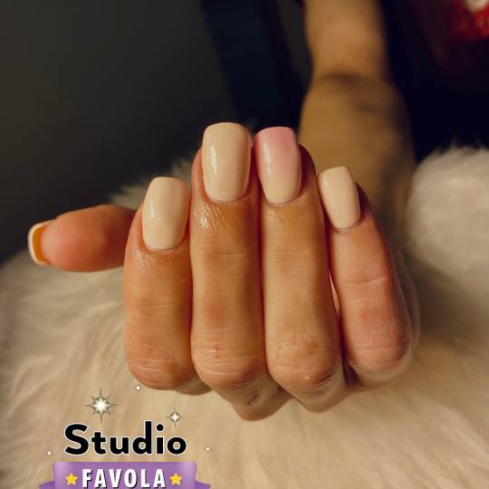 Studio Favola #beograd Ojačavanje noktiju
