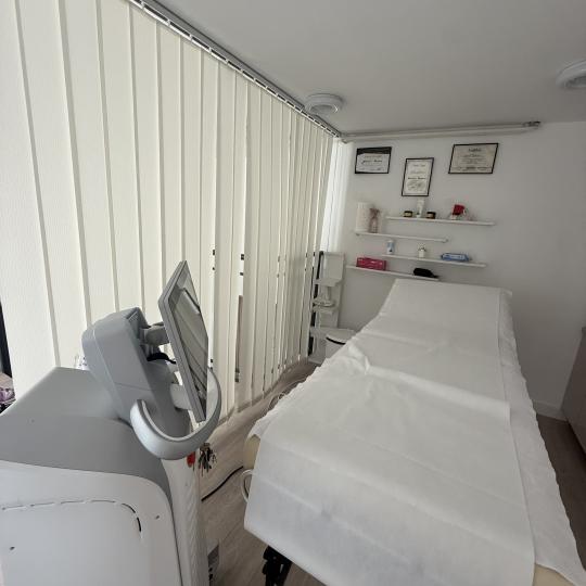 Aura Beauty #beograd Make-up / šminkanje Depilacija šećernom pastom