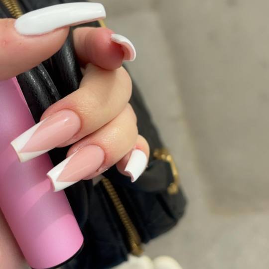 Esthetique Privé #beograd Izlivanje noktiju Izlivanje noktiju gelom - L dužina
