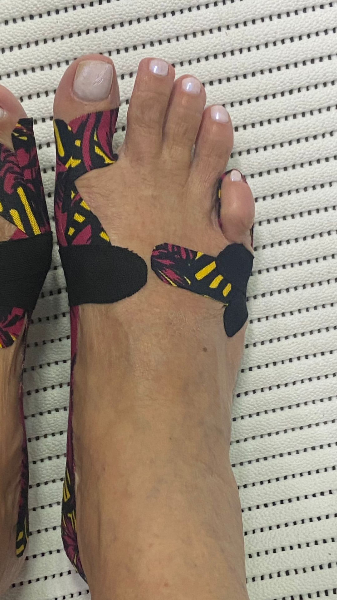 Touch Aesthetic&Medical care #beograd Ukrašavanje noktiju Kinezio tejping stopala