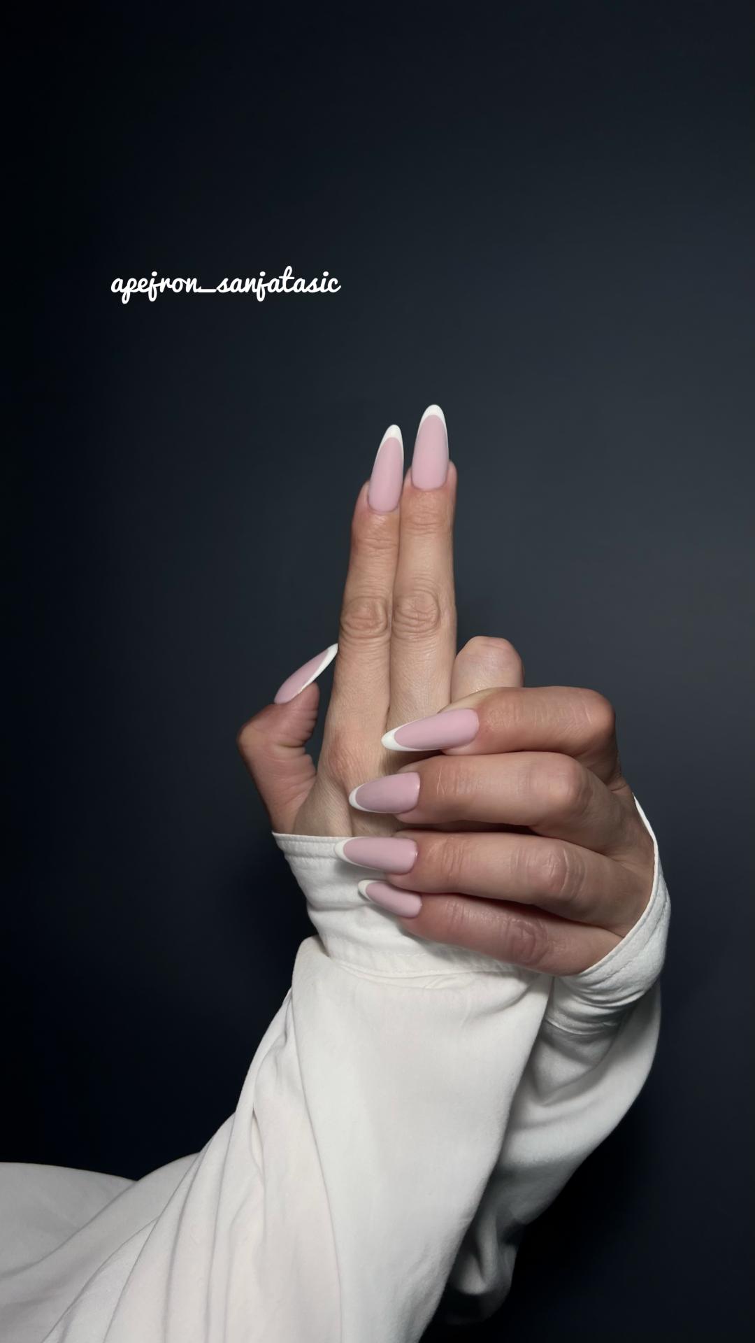 Studio Apejron #novisad Izlivanje noktiju Izlivanje noktiju gelom - XL dužina