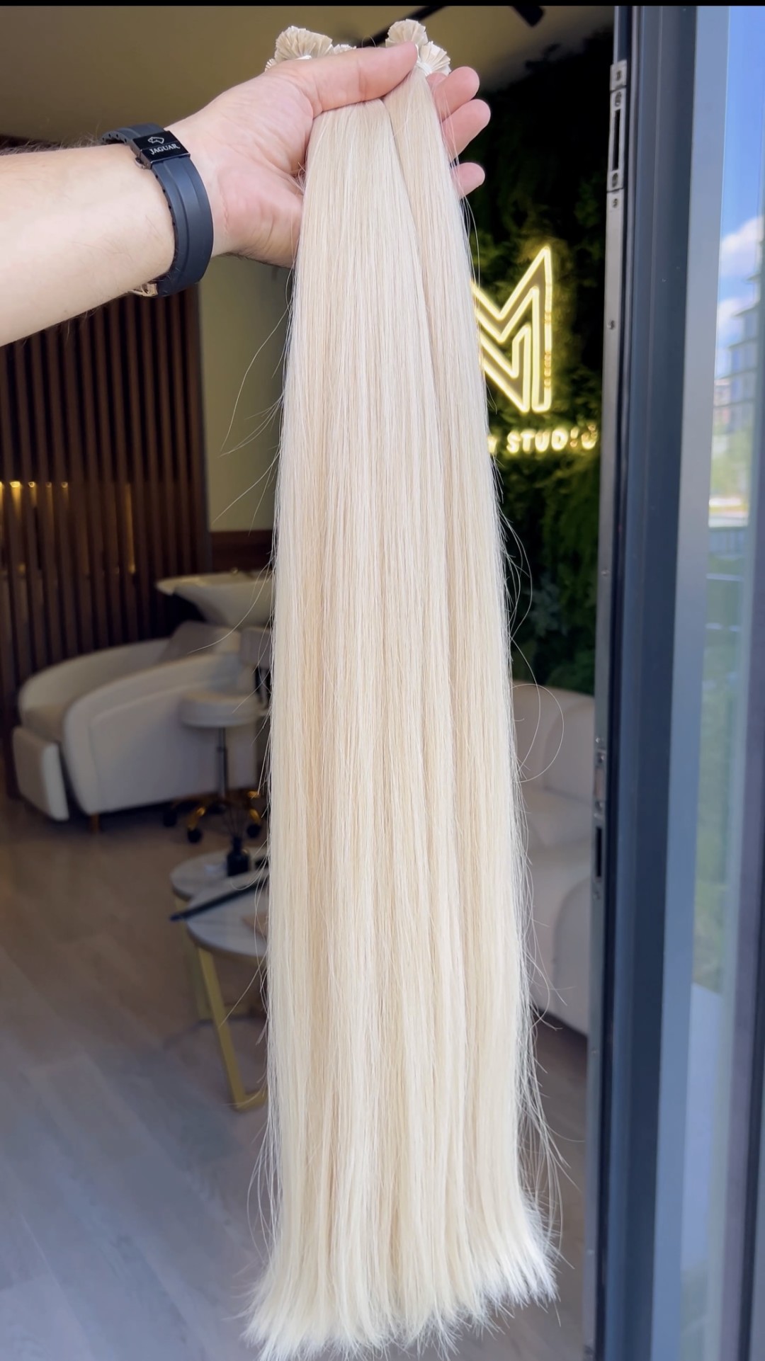 MN Beauty studio #beograd Nadogradnja kose Nadogradnja kose po pramenu - 70 cm