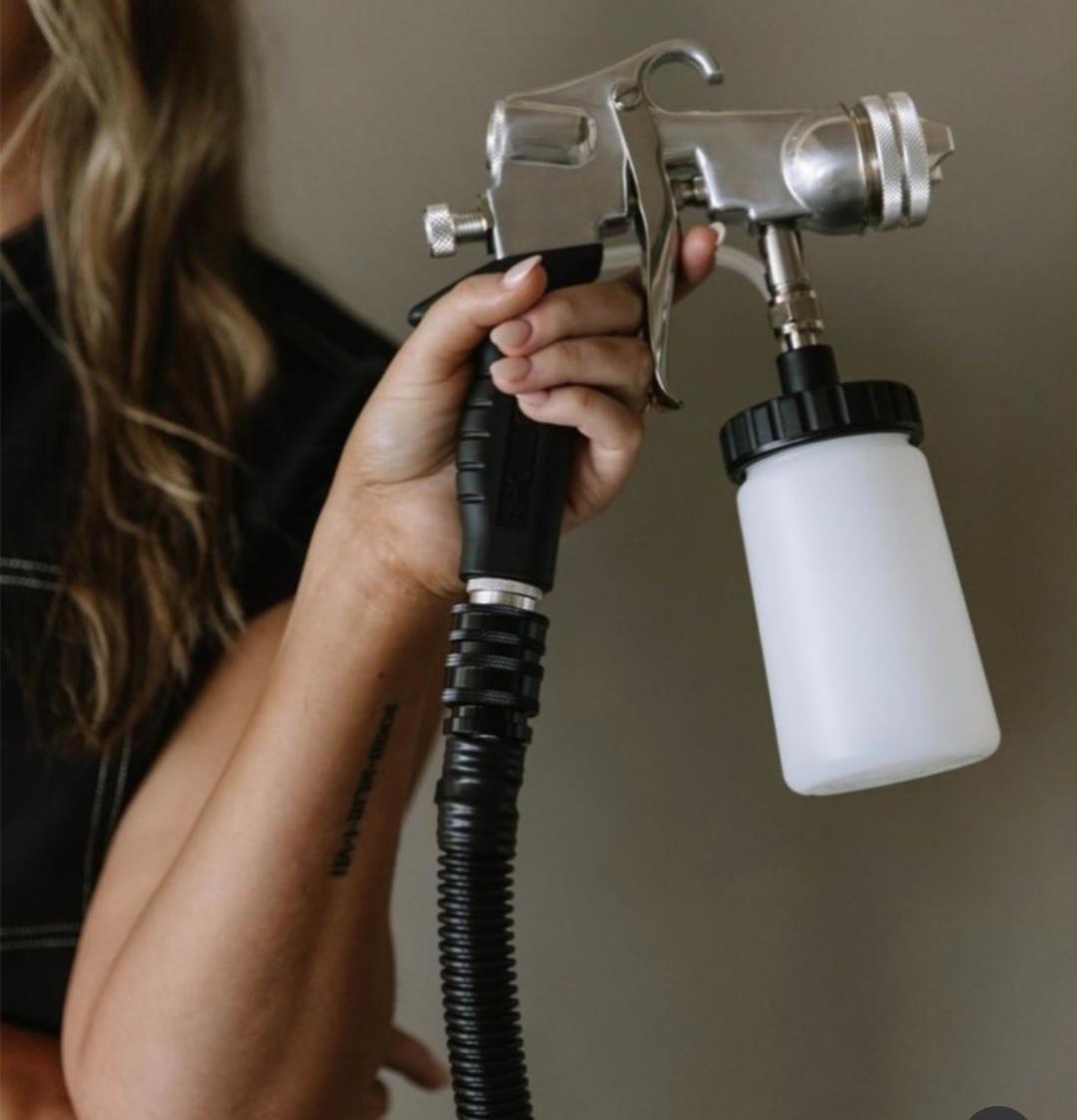 Spray tan - celo telo - M Amalfy Beauty, Beograd Air brush potamnjivanje kože Telo Air brush potamnjivanje kože, Beograd, Vukov spomenik, Đeram