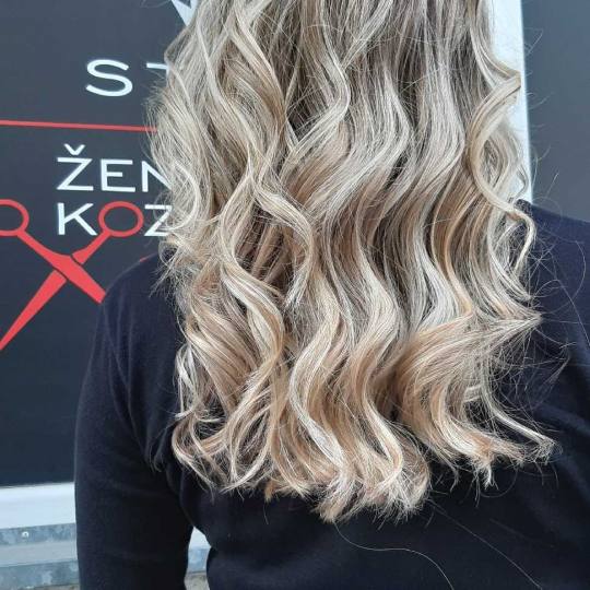 X Style #novisad Farbanje kose Pramenovi u jednoj boji + preliv - duga kosa
