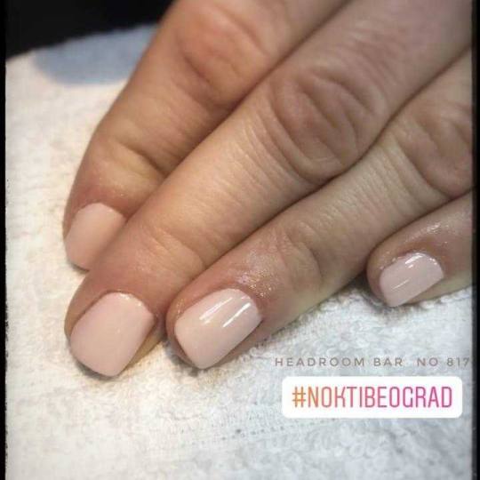 Headroom #beograd Manikir Korekcija gel laka + kombinovani manikir - salonski rad ? Marija