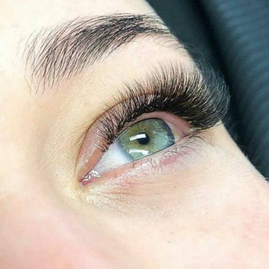 Right Beauty #beograd Nadogradnja trepavica Nadogradnja trepavica - ruski volumen 5D - 8D