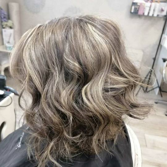 Bibi beauty centar #beograd Pramenovi Pramenovi na foliju u 1 / 2 boje / blanšem + preliv - kosa sr