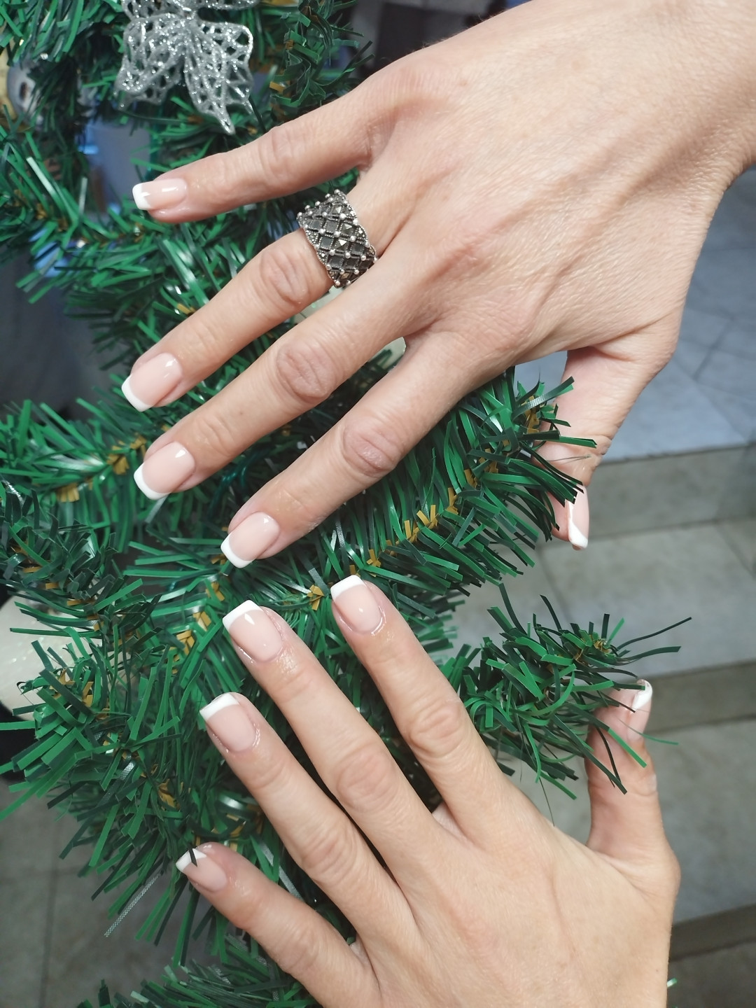 Izlivanje noktiju gelom - L dužina - Beauty in Style DM, Novi Sad Izlivanje noktiju Nokti Izlivanje noktiju, Novi Sad, Sajmište, Detelinara, Banatić