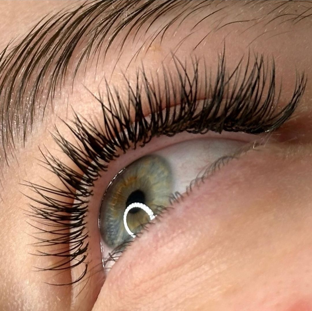 Esthetique Privé #beograd Nadogradnja trepavica Nadogradnja svilenih trepavica - 1 na 1