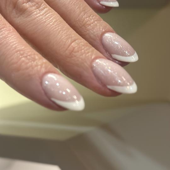 Vanilla rain beauty - Banovo brdo #beograd Korekcija noktiju Korekcija izlivanja noktiju gelom / oja